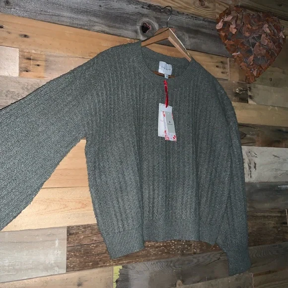 Pink Rose sage green soft sweater. Size Lg. - Picture 2 of 7